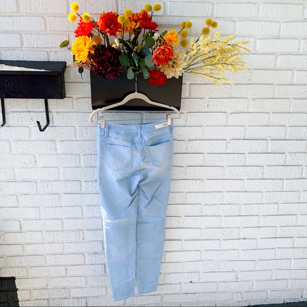 💕 YMI Light Wash Skinny Jeans Size 1👖 - Picture 5 of 9